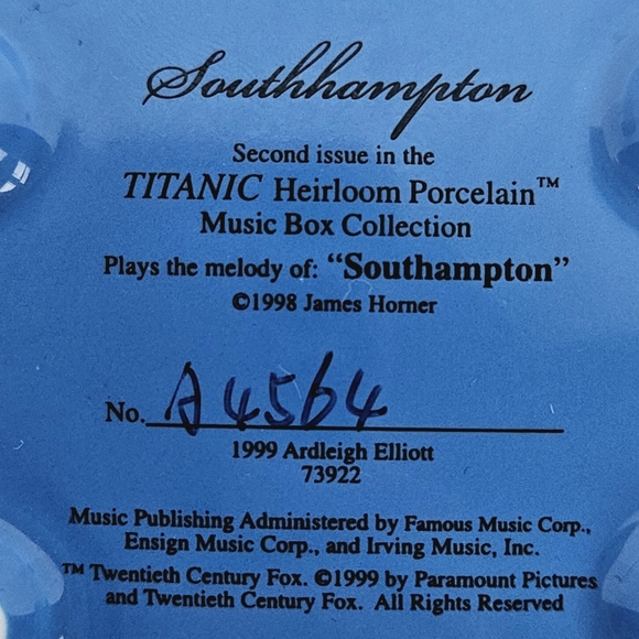 Ardleigh Elliot Titanic Heirloom Porcelain “South Hampton” Musicbox Collection - Picture 10 of 10